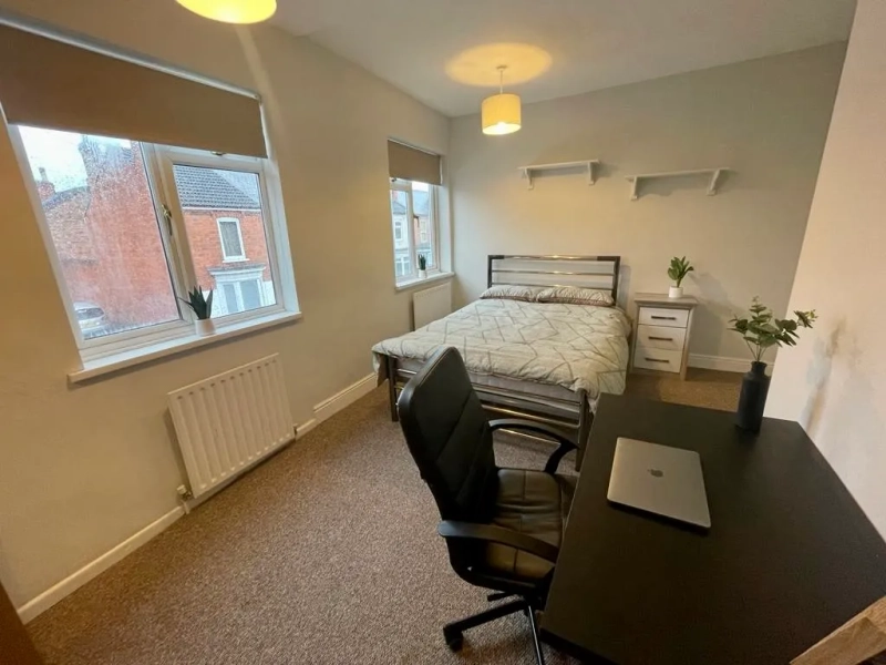 3 BEDROOM – STUDENT HOUSE – All Inclusive Bill - Thumbnail 6